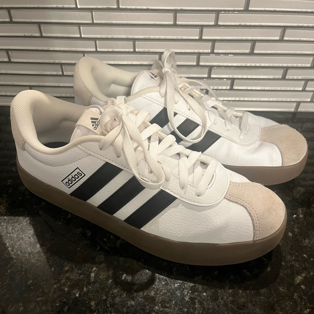 Adidas Women’s VL Court 3.0 Sneaker Size 9.5